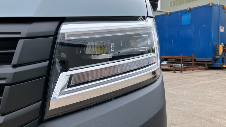 Volkswagen Crafter Cr35 Mwb Diesel Fwd 2.0 TDI 140PS Commerce Plus High Roof Van